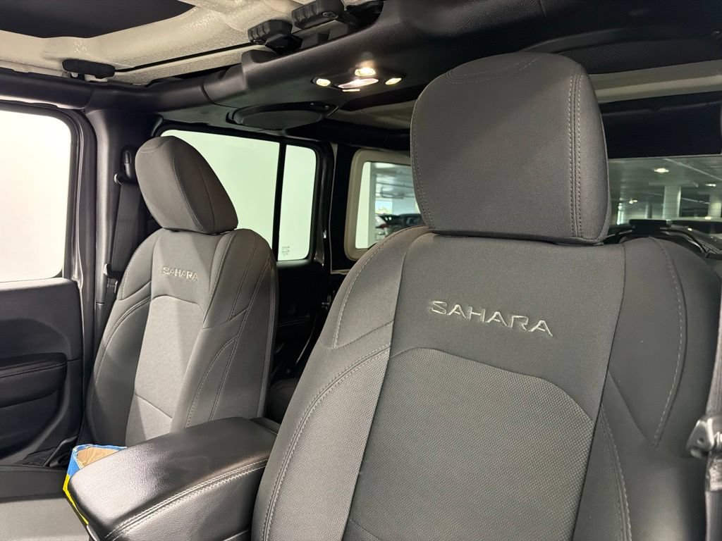 Used 2019 Jeep Wrangler Unlimited Sahara AWD/4WD image 21