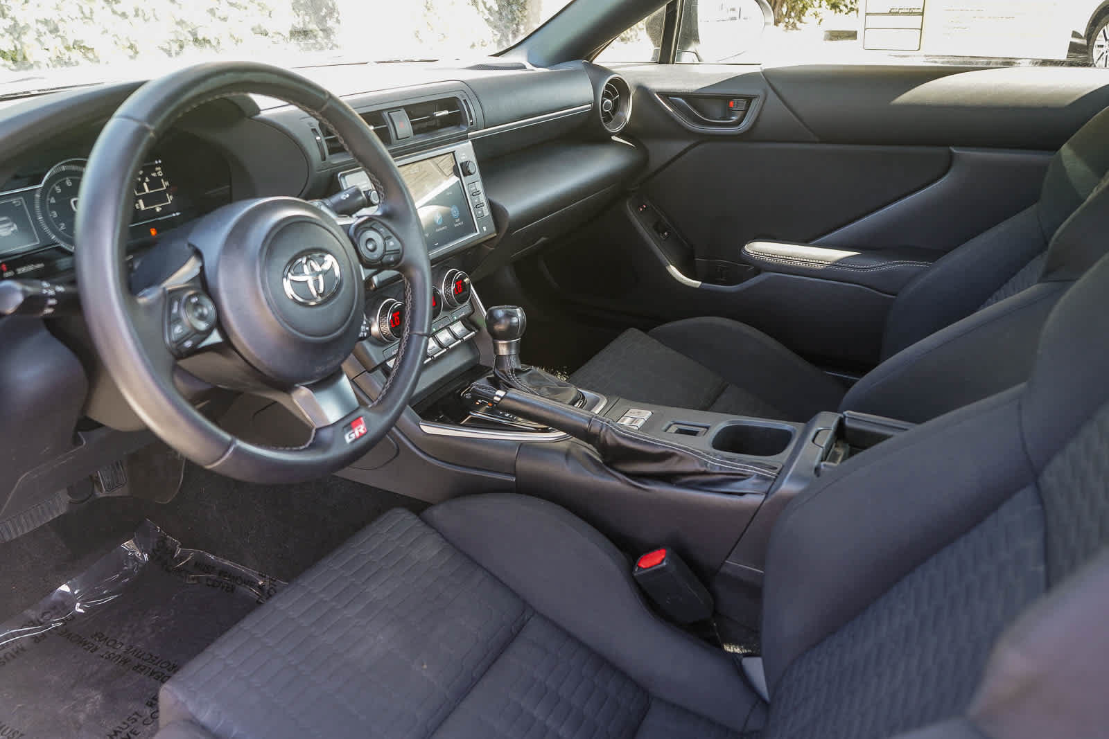 Used 2023 Toyota GR86 w/ ALL Weather Mat Package (TMS) RWD image 17