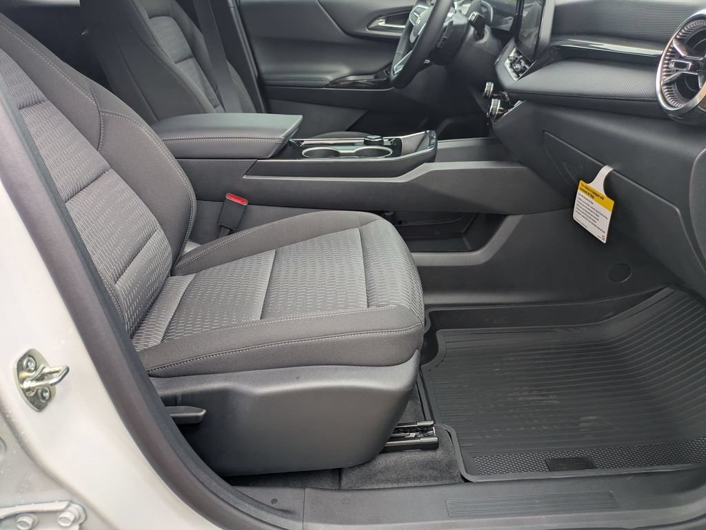 New 2026 Chevrolet Equinox LT w/ Safety and Technology Package FWD image 37