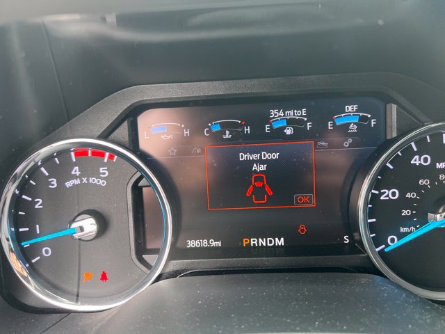 Used 2021 Ford F250 Lariat w/ Lariat Value Package AWD/4WD image 2
