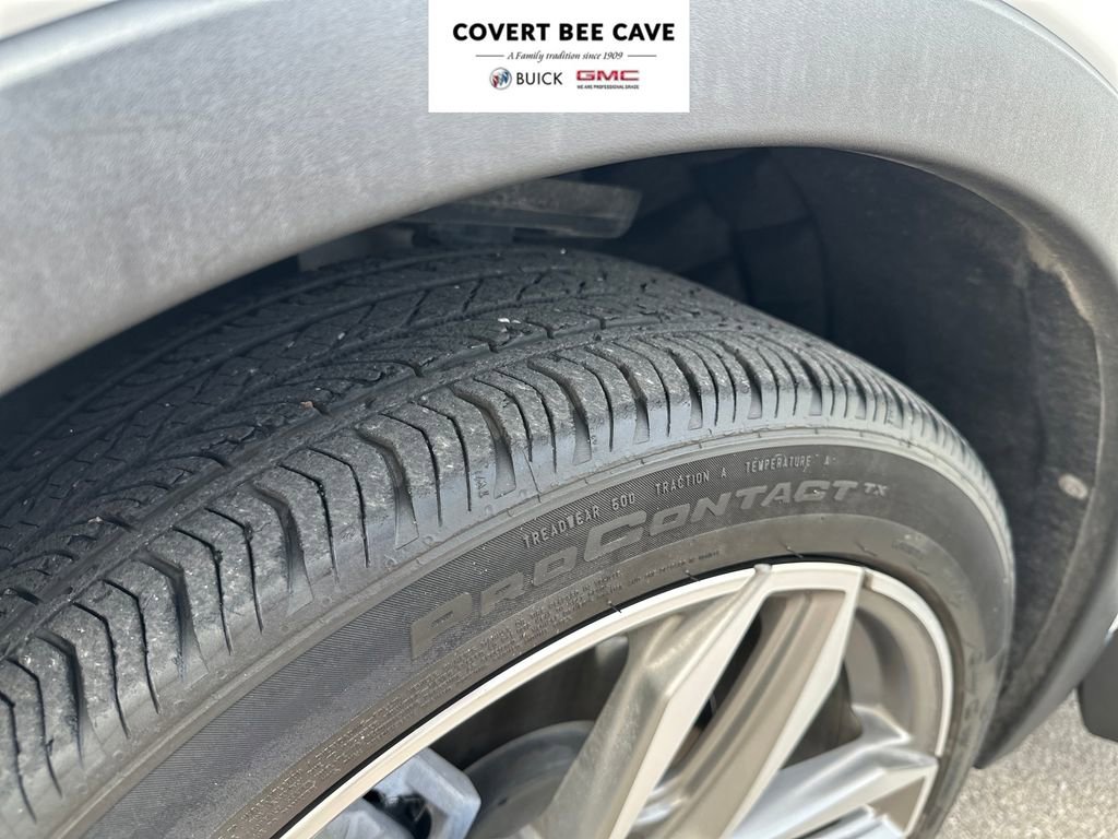 Used 2023 Cadillac XT4 Sport w/ Enhanced Visibility Package image 28