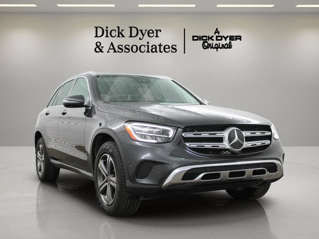 Used 2022 Mercedes-Benz GLC 300 image 3