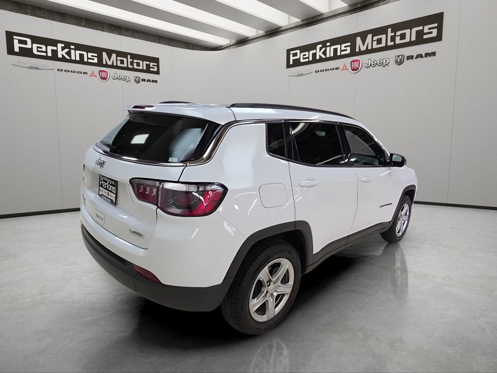 Used 2024 Jeep Compass Latitude image 5