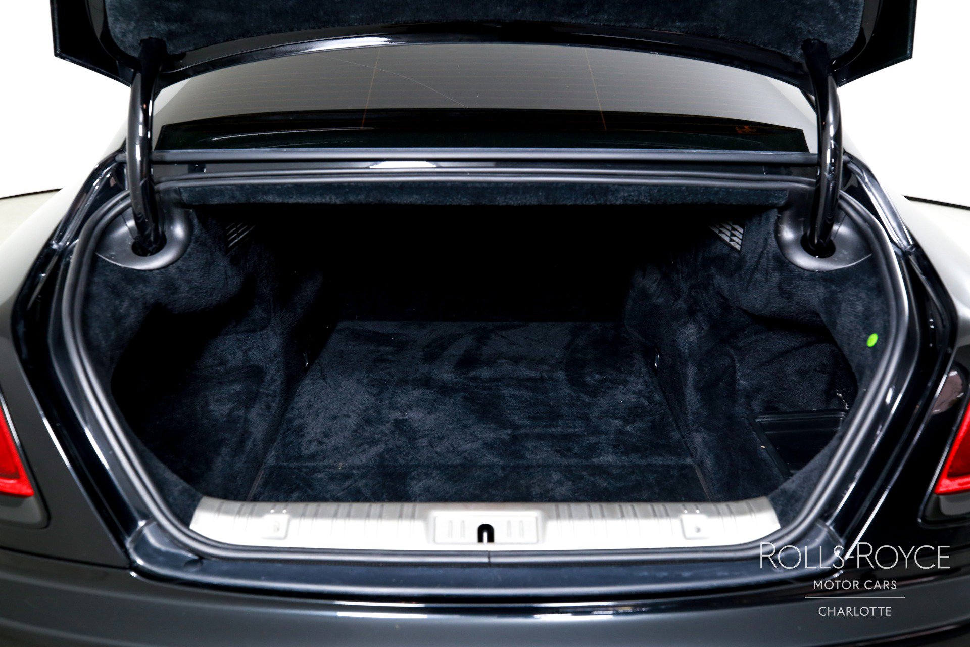Used 2020 Rolls-Royce Wraith image 20