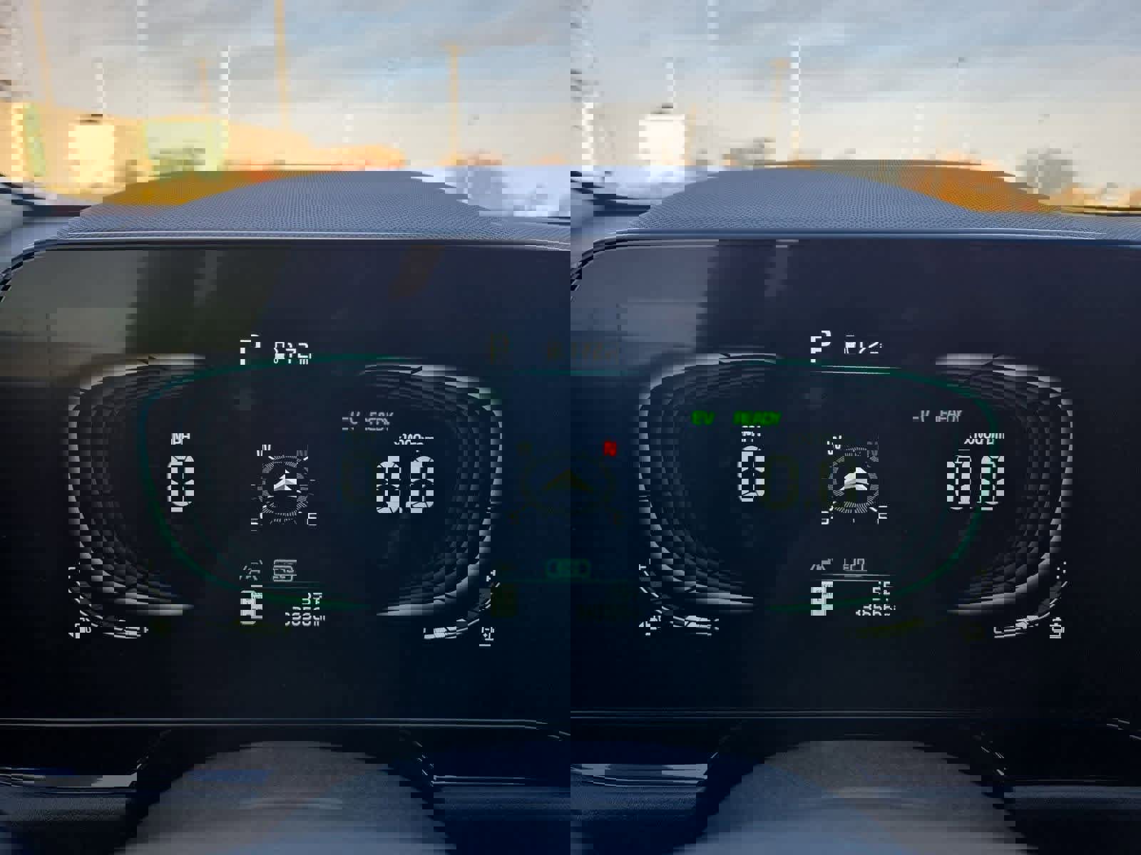 Used 2023 Kia Niro EX image 31