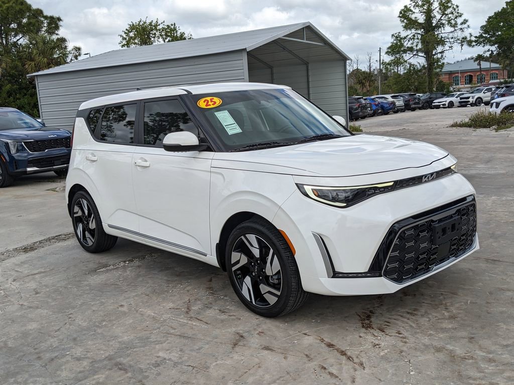 Certified 2025 Kia Soul GT-Line w/ GT-Line Technology Package image 2