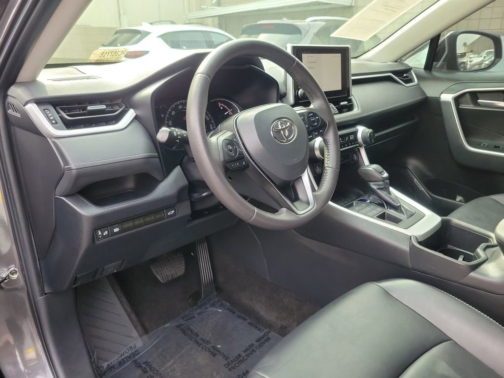 Used 2023 Toyota RAV4 XLE Premium image 23