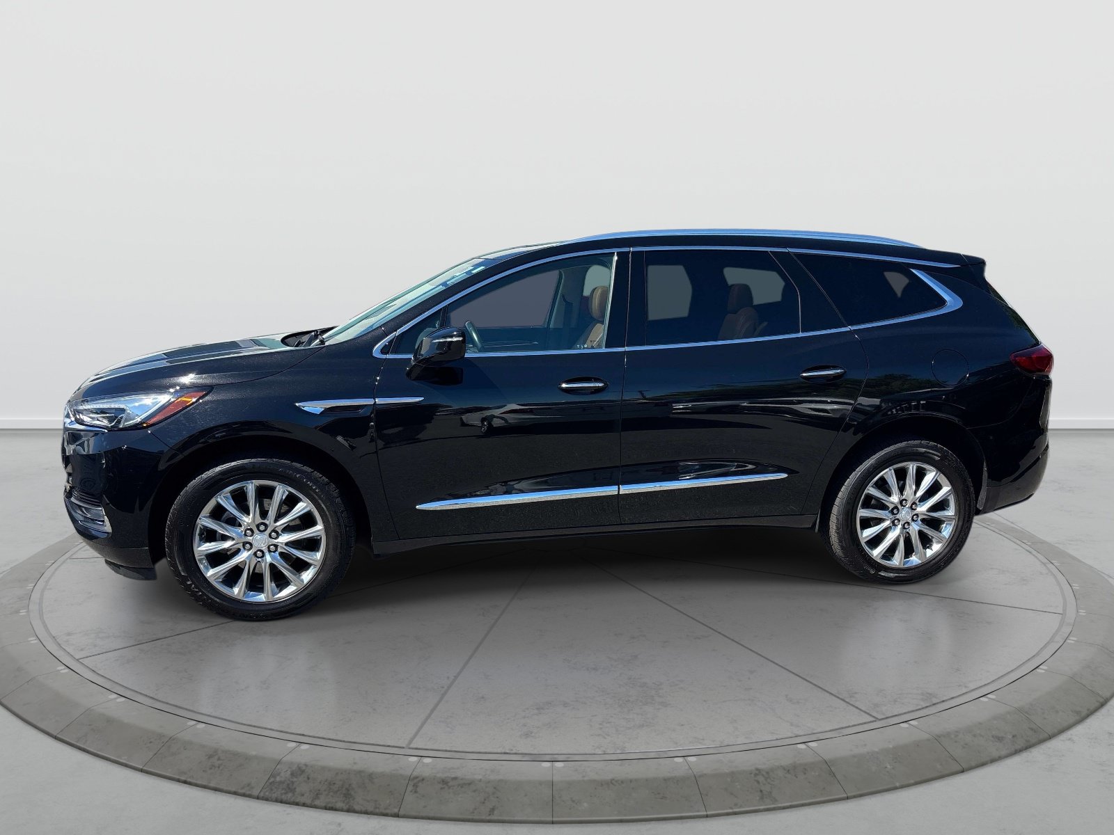 Used 2019 Buick Enclave Essence AWD/4WD image 2