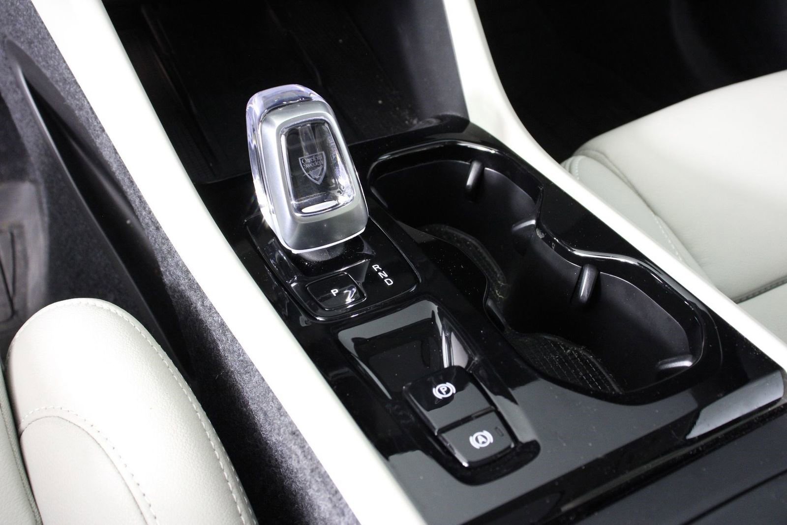 Used 2026 Volvo XC40 B5 Plus w/ Protection Package Premier AWD/4WD image 15