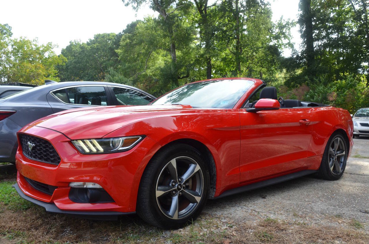Used 2016 Ford Mustang Convertible w/ Equipment Group 051A RWD image 2