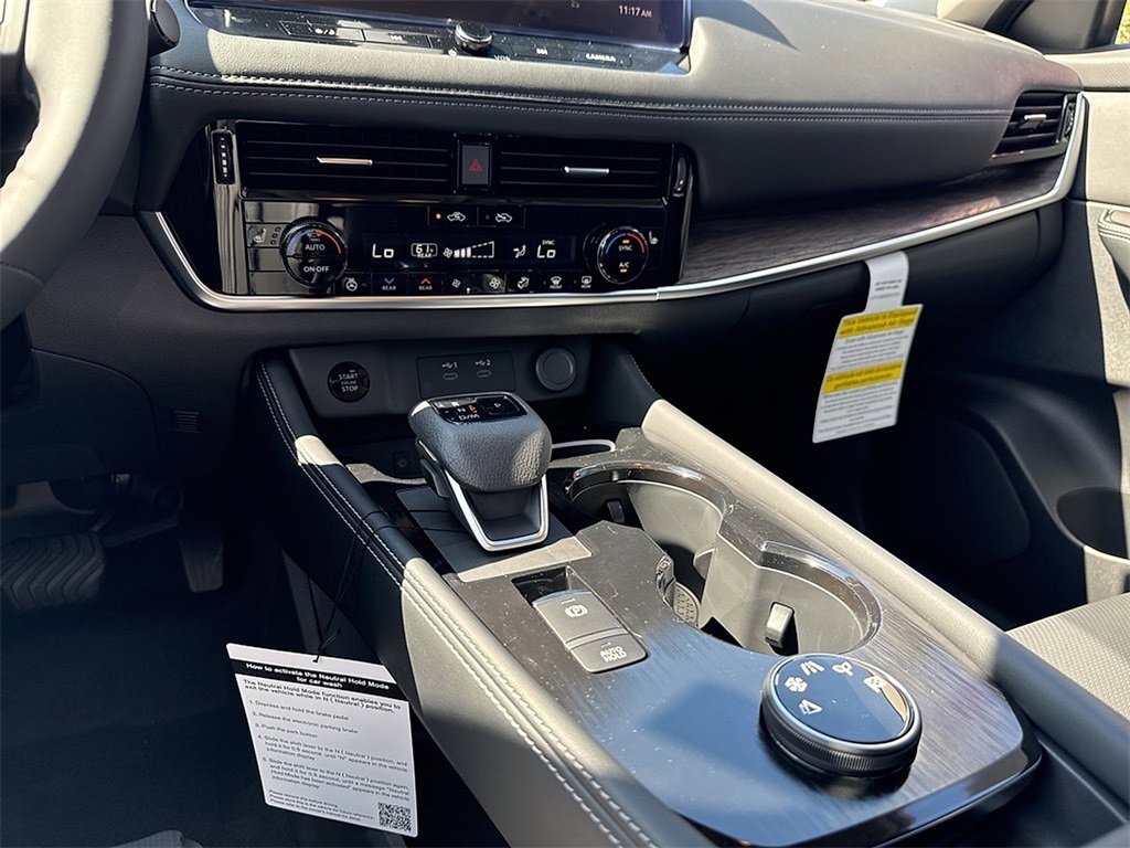 New 2026 Nissan Rogue Platinum image 9