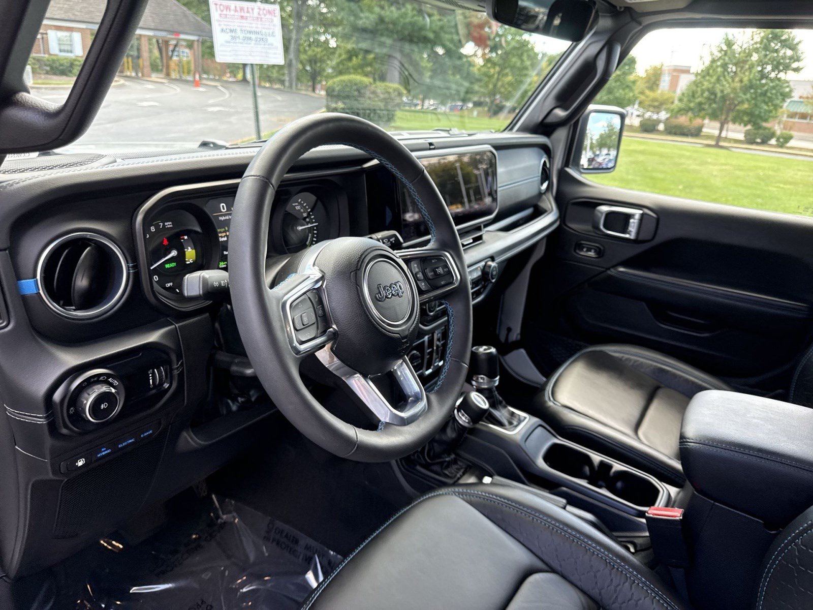 Used 2024 Jeep Wrangler High Altitude AWD/4WD image 22
