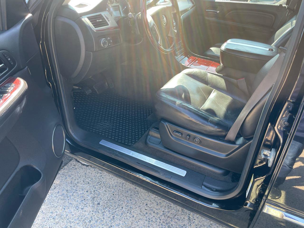 Used 2009 Cadillac Escalade EXT AWD/4WD image 19