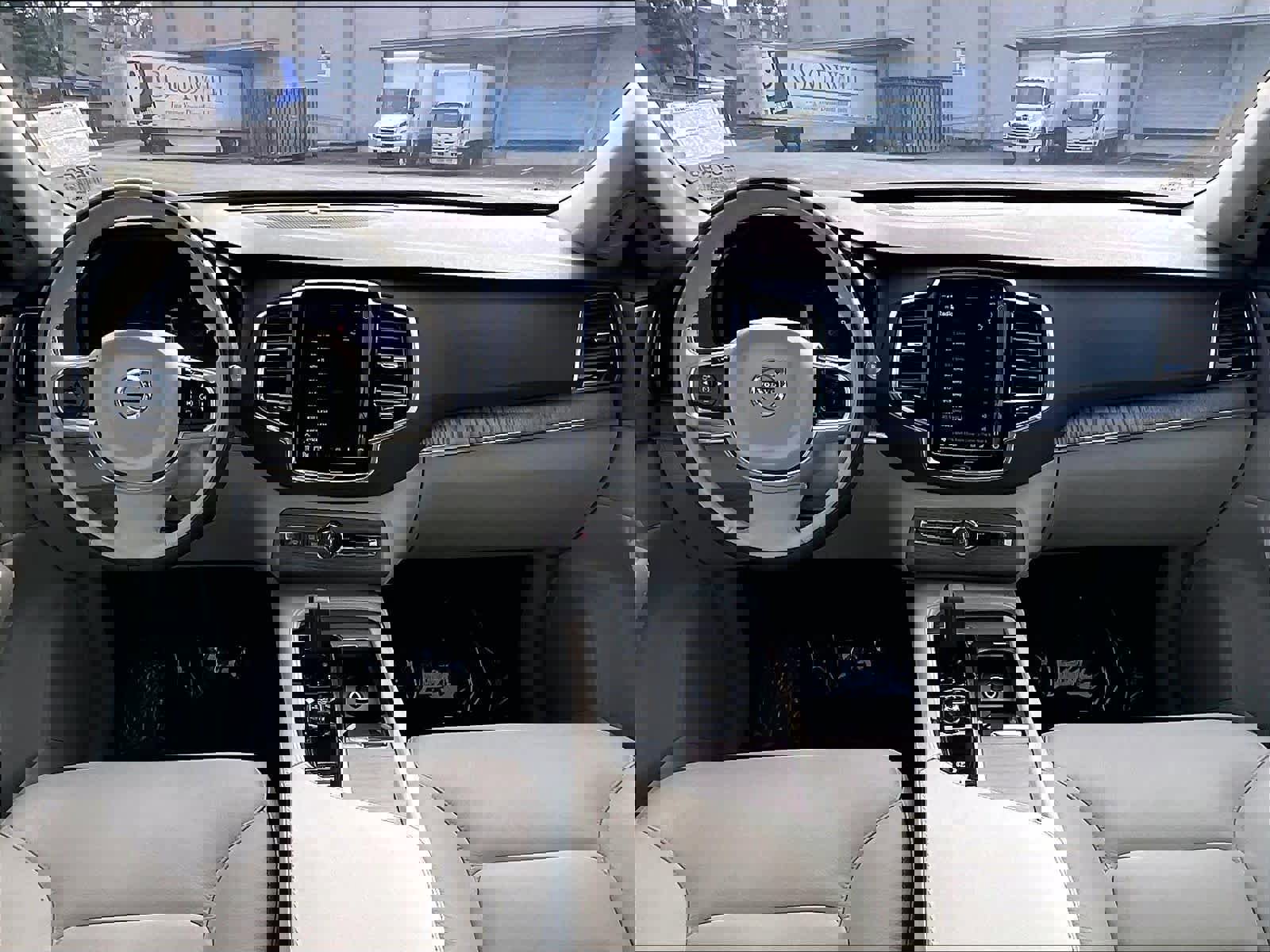 Used 2023 Volvo XC90 T8 Plus w/ Protection Package Premier image 18