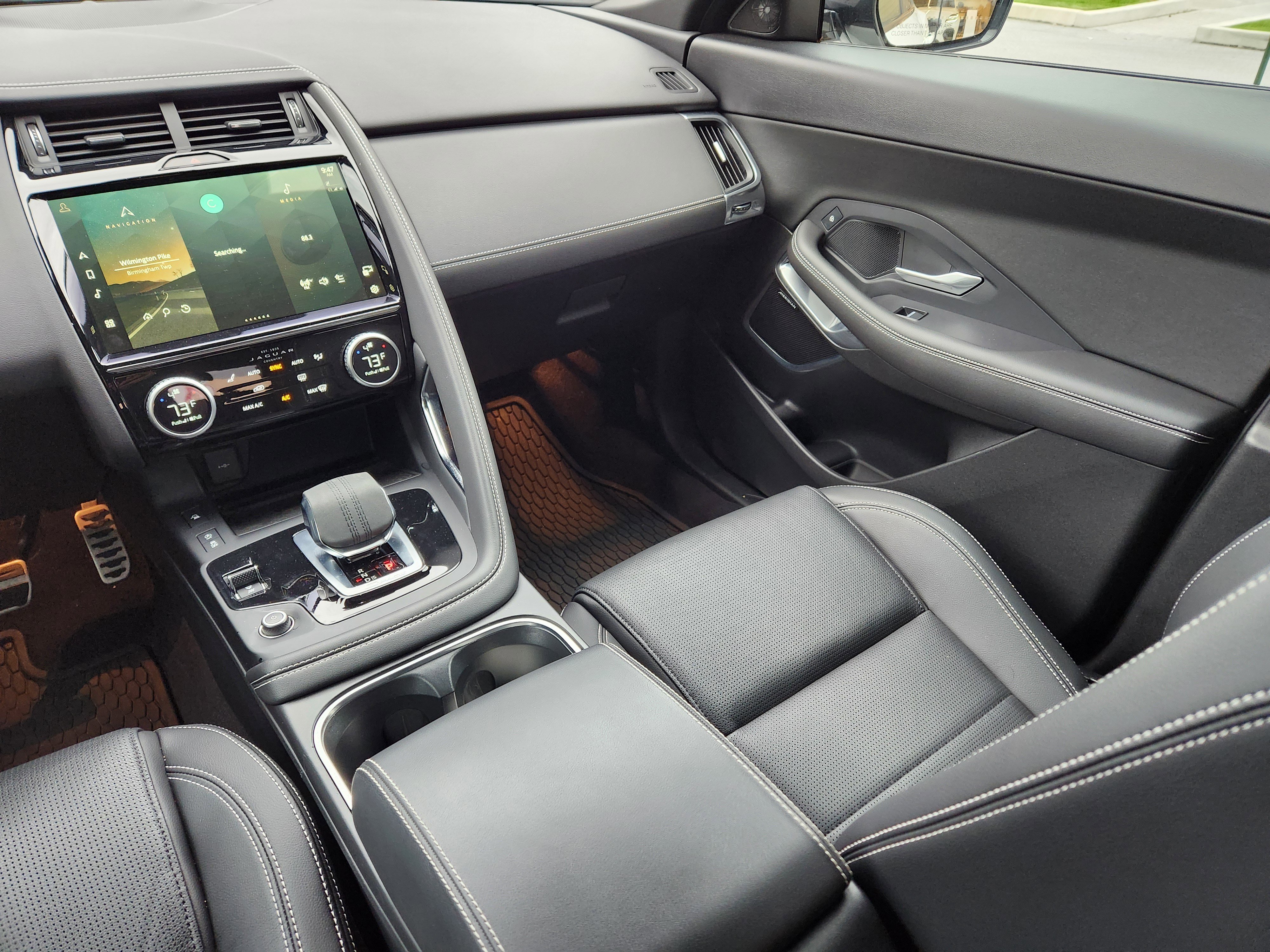 Certified 2024 Jaguar E-PACE R-Dynamic SE image 14