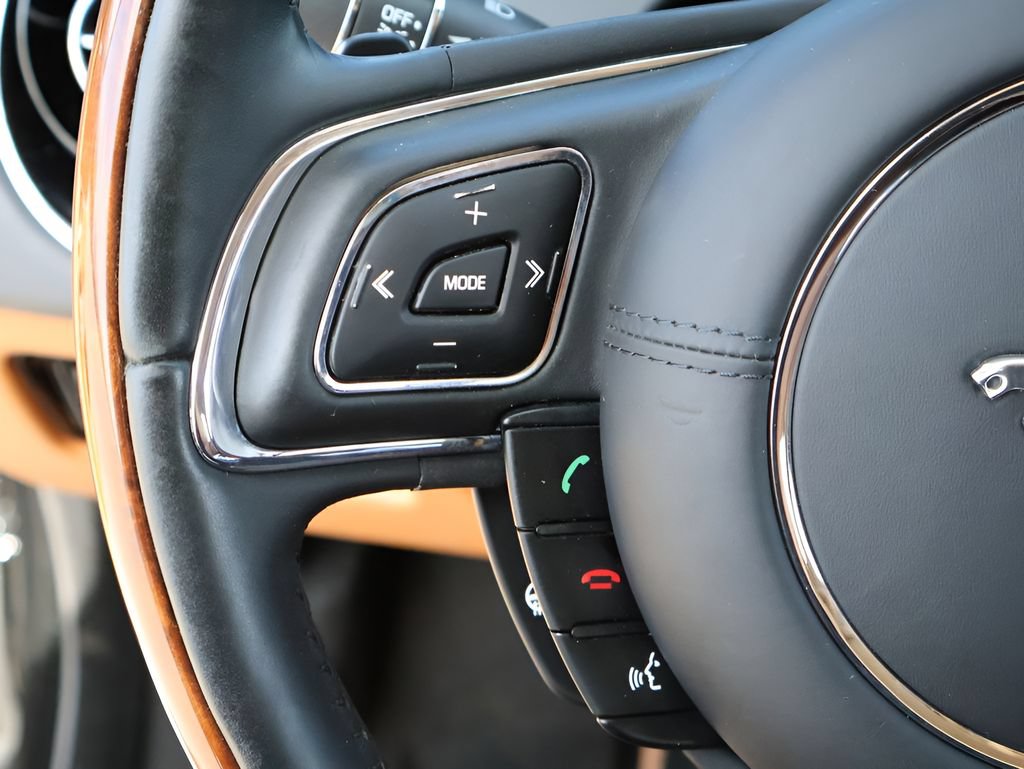 Used 2011 Jaguar XJ L RWD image 30