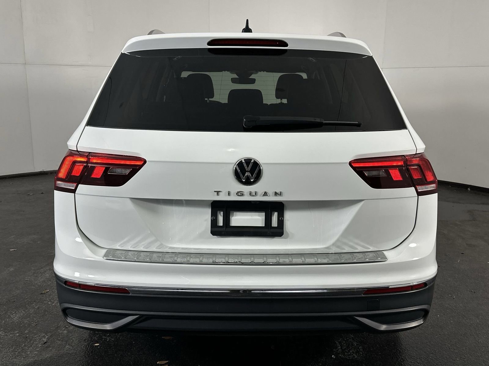Used 2024 Volkswagen Tiguan Wolfsburg Edition image 10