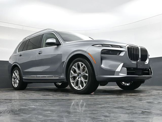 Used 2024 BMW X7 xDrive40i image 32