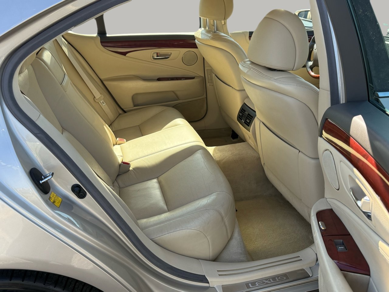 Used 2012 Lexus LS 460 Luxury image 28