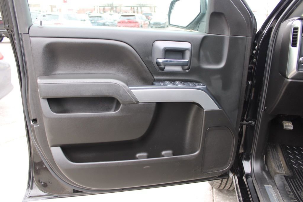 Used 2018 Chevrolet Silverado 1500 LT w/ All Star Edition image 17