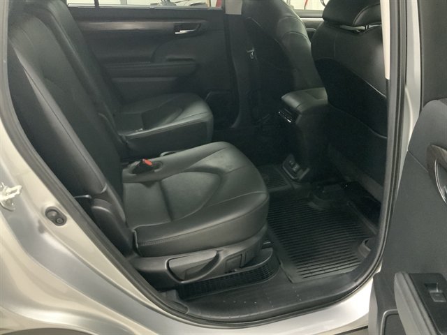 Used 2020 Toyota Highlander Limited AWD/4WD image 22