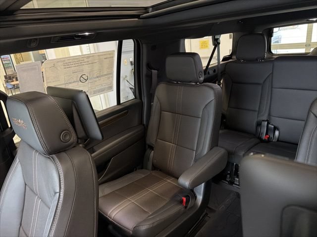New 2026 Chevrolet Suburban High Country AWD/4WD image 25