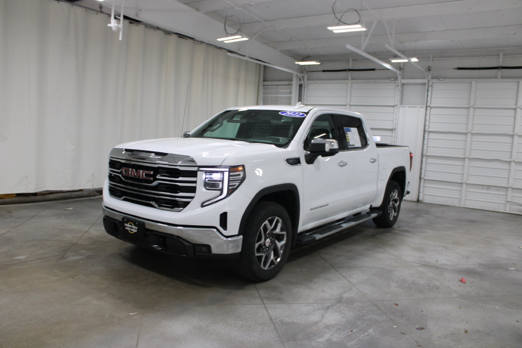 Used 2022 GMC Sierra 1500 SLT AWD/4WD image 4