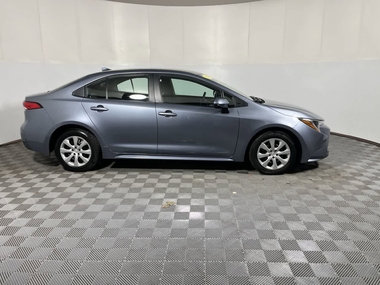Used 2024 Toyota Corolla LE FWD image 9