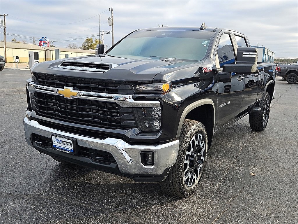 Used 2025 Chevrolet Silverado 2500 LT w/ Leather Package image 12