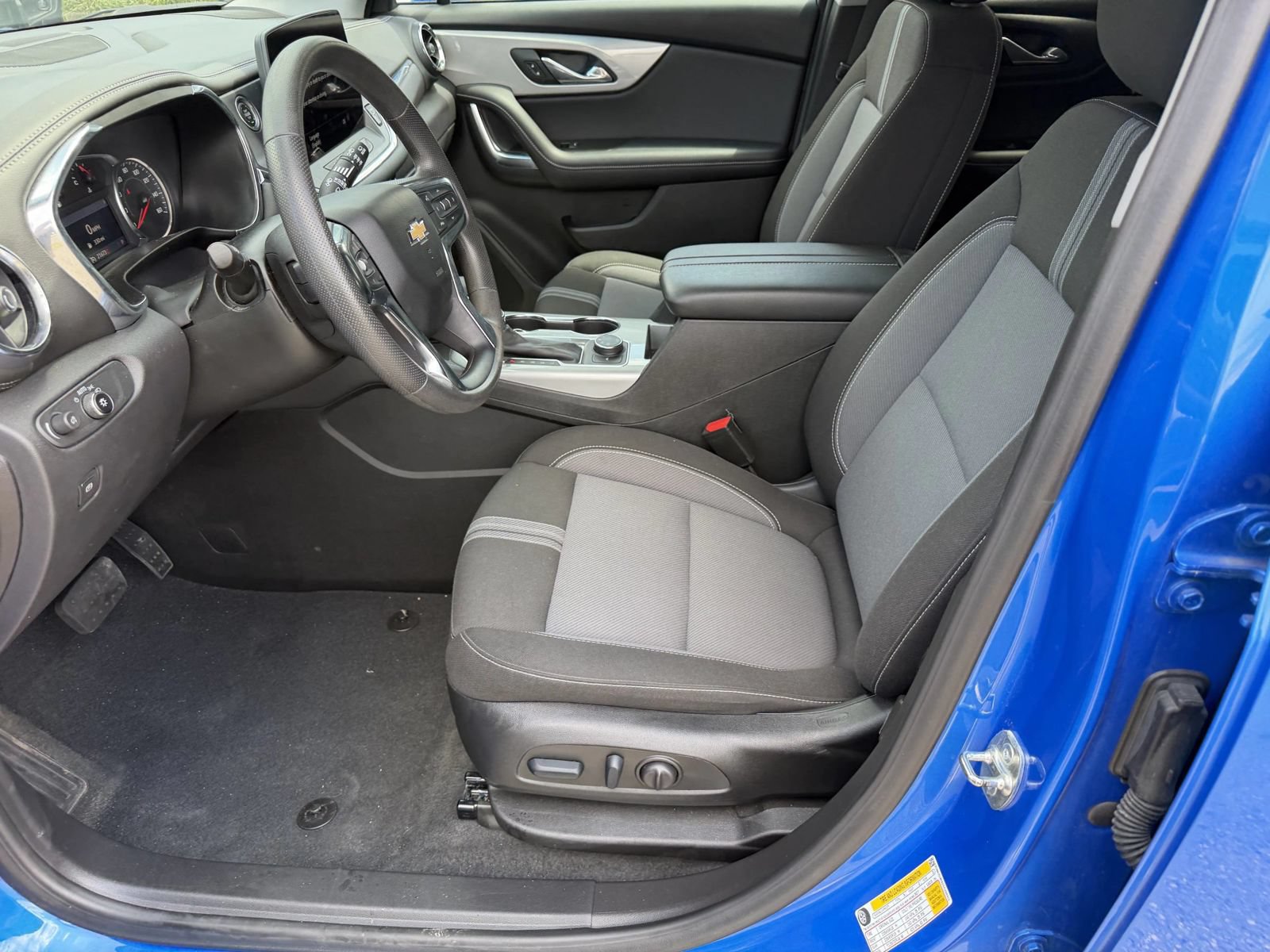 Used 2025 Chevrolet Blazer LT AWD/4WD image 8