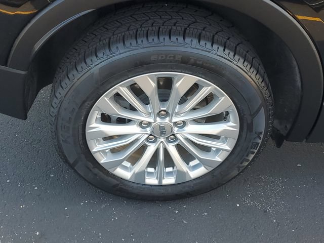 Certified 2024 Cadillac XT4 Luxury w/ Cold Weather Package AWD/4WD image 6