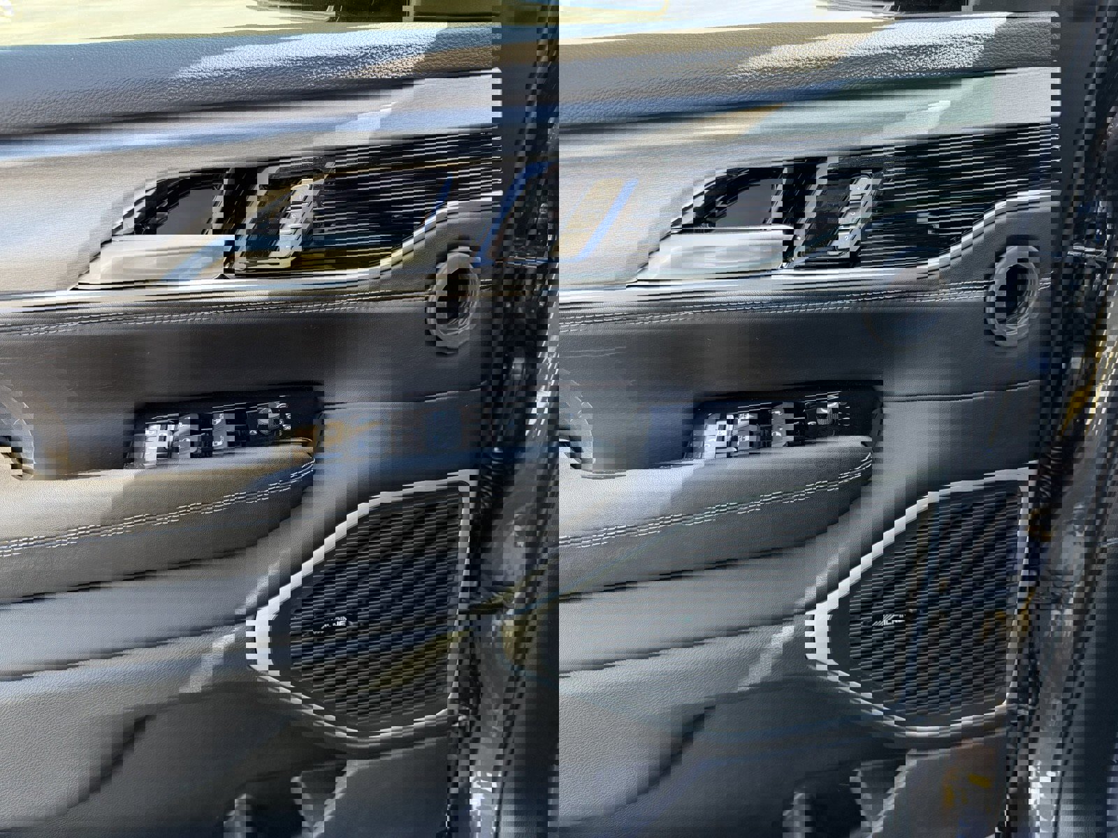 New 2026 Jeep Grand Wagoneer Limited image 18