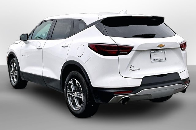 Used 2025 Chevrolet Blazer LT FWD image 12