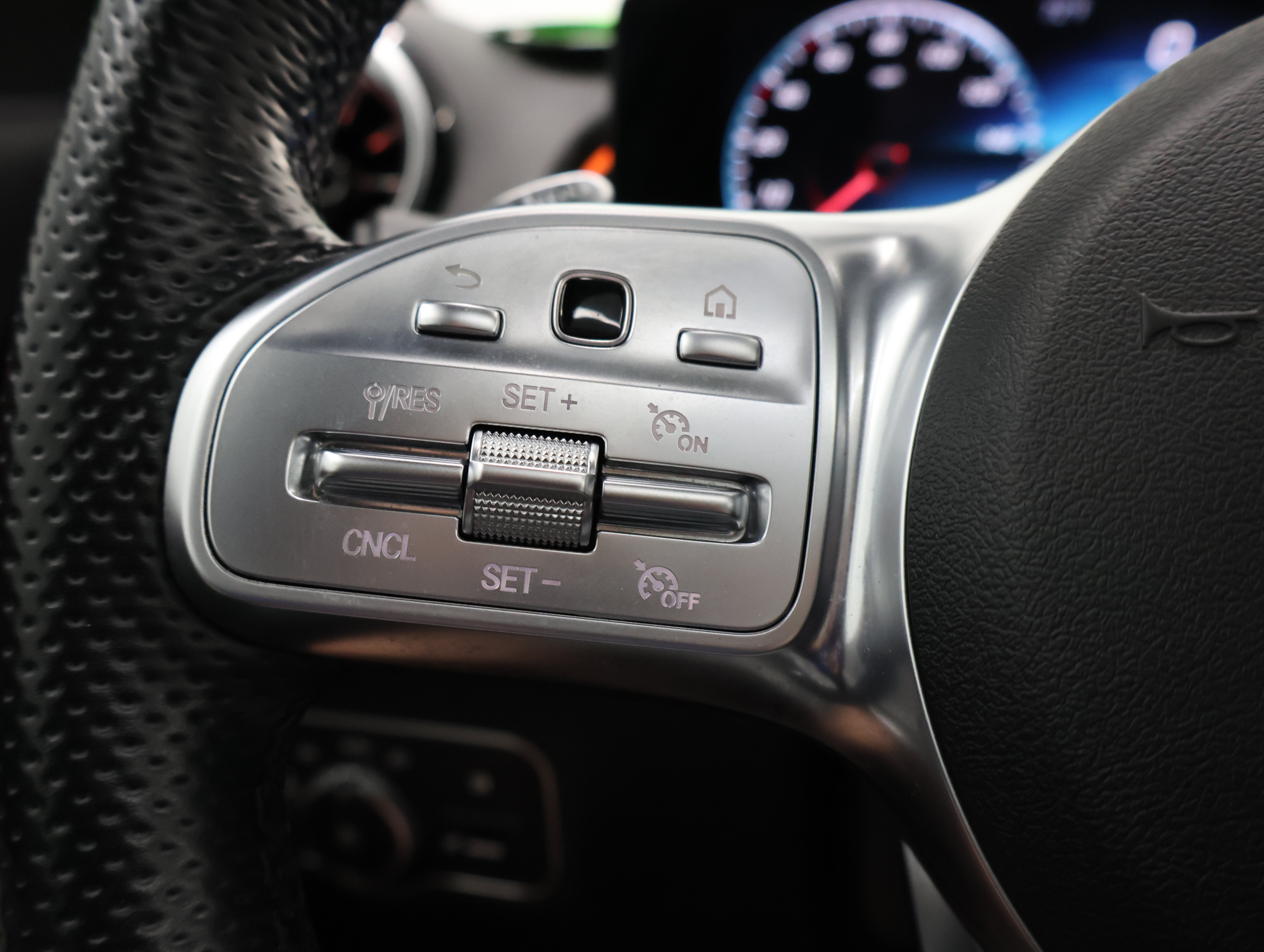 Used 2022 Mercedes-Benz GLB 35 AMG 4MATIC image 16