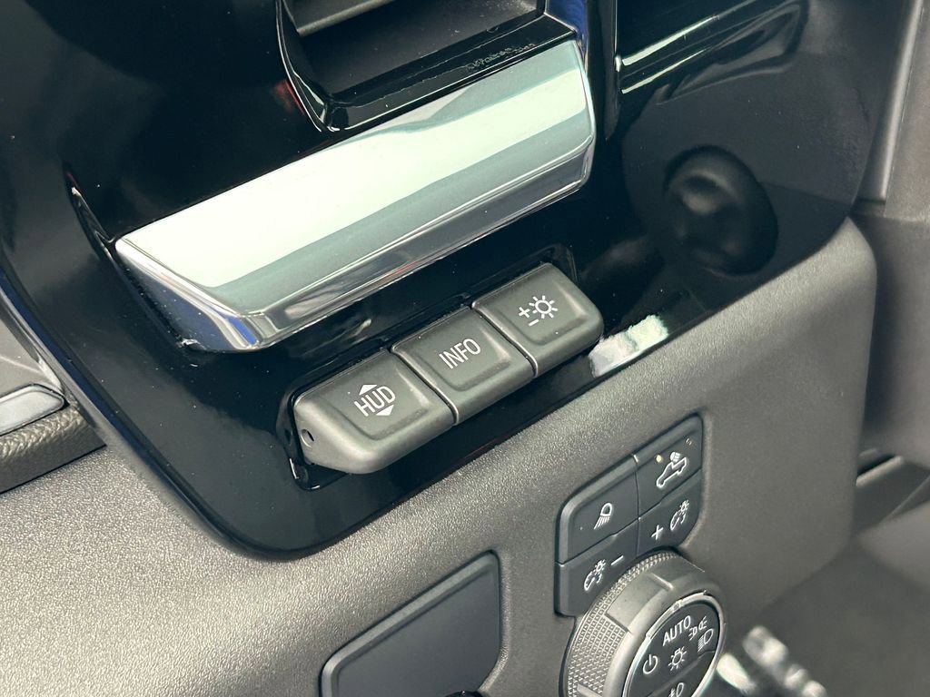 Used 2024 Chevrolet Silverado 1500 High Country w/ Technology Package image 16