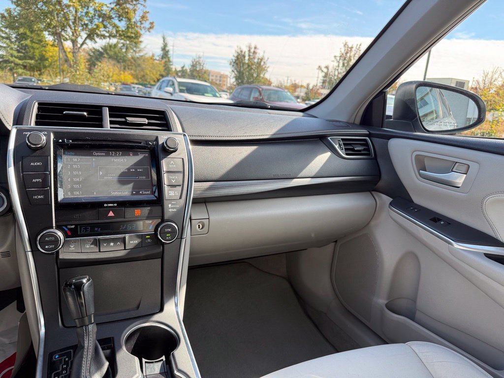 Used 2016 Toyota Camry XLE w/ Moonroof Package FWD image 25