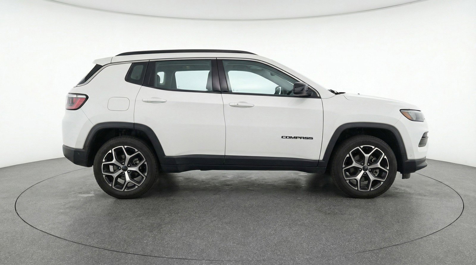 Used 2025 Jeep Compass Limited image 11