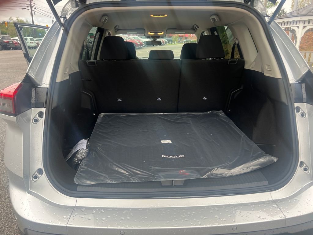 Used 2025 Nissan Rogue S AWD/4WD image 23