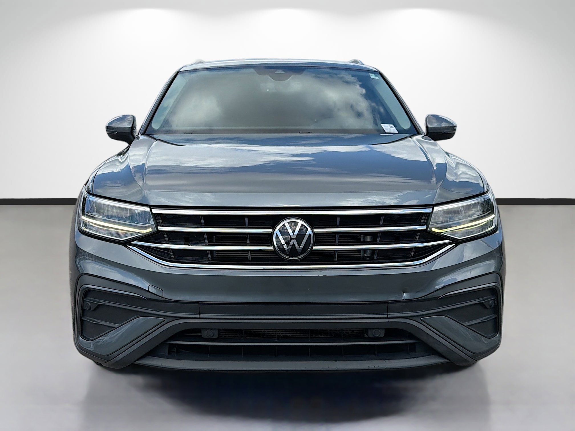Used 2022 Volkswagen Tiguan SE image 8