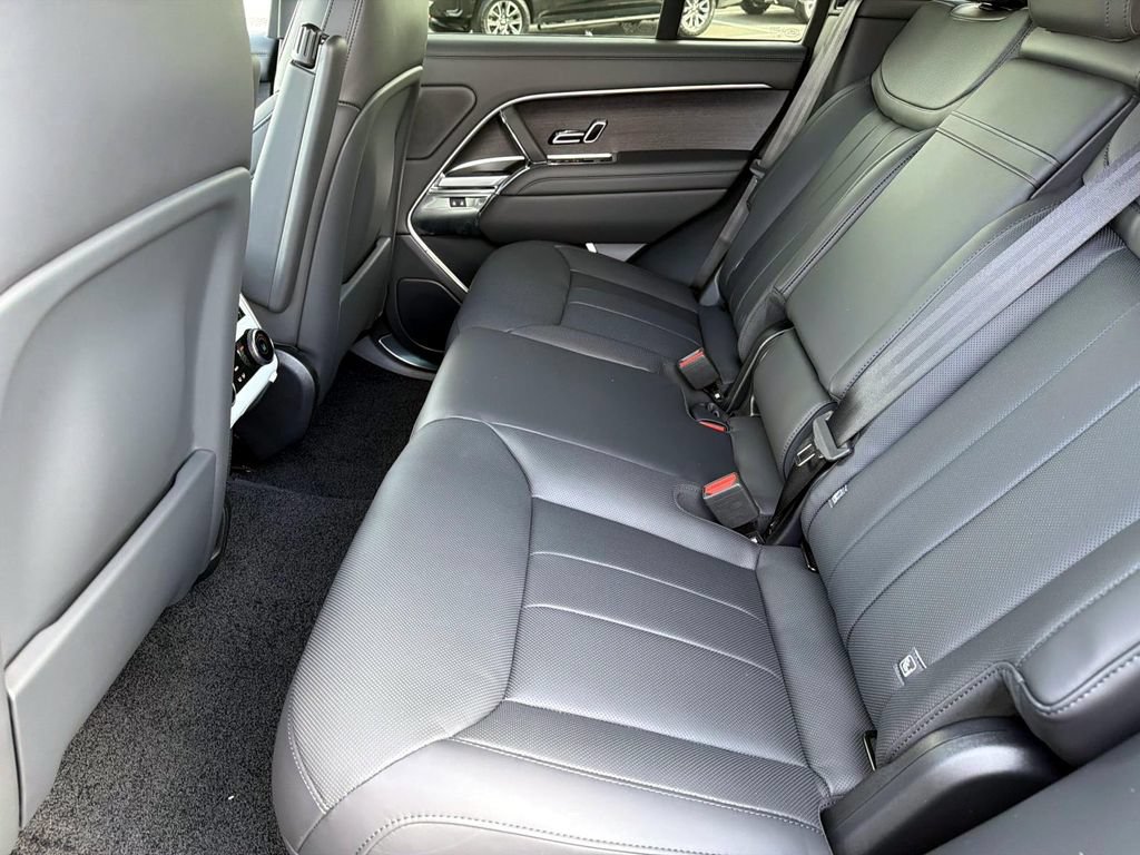 New 2026 Land Rover Range Rover SE AWD/4WD image 13