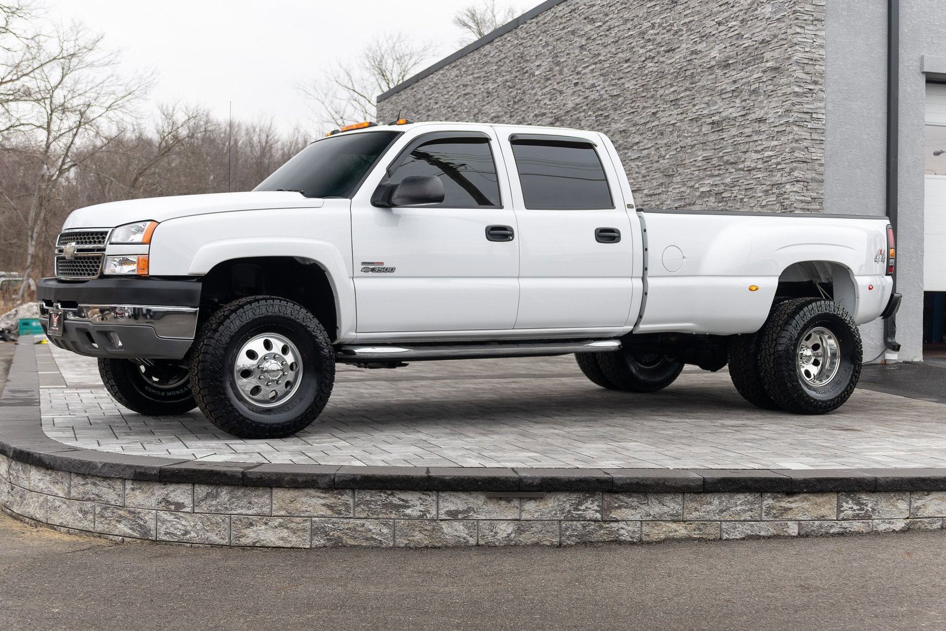 Used 2005 Chevrolet Silverado 3500 LT w/ Heavy-Duty Power Package image 10