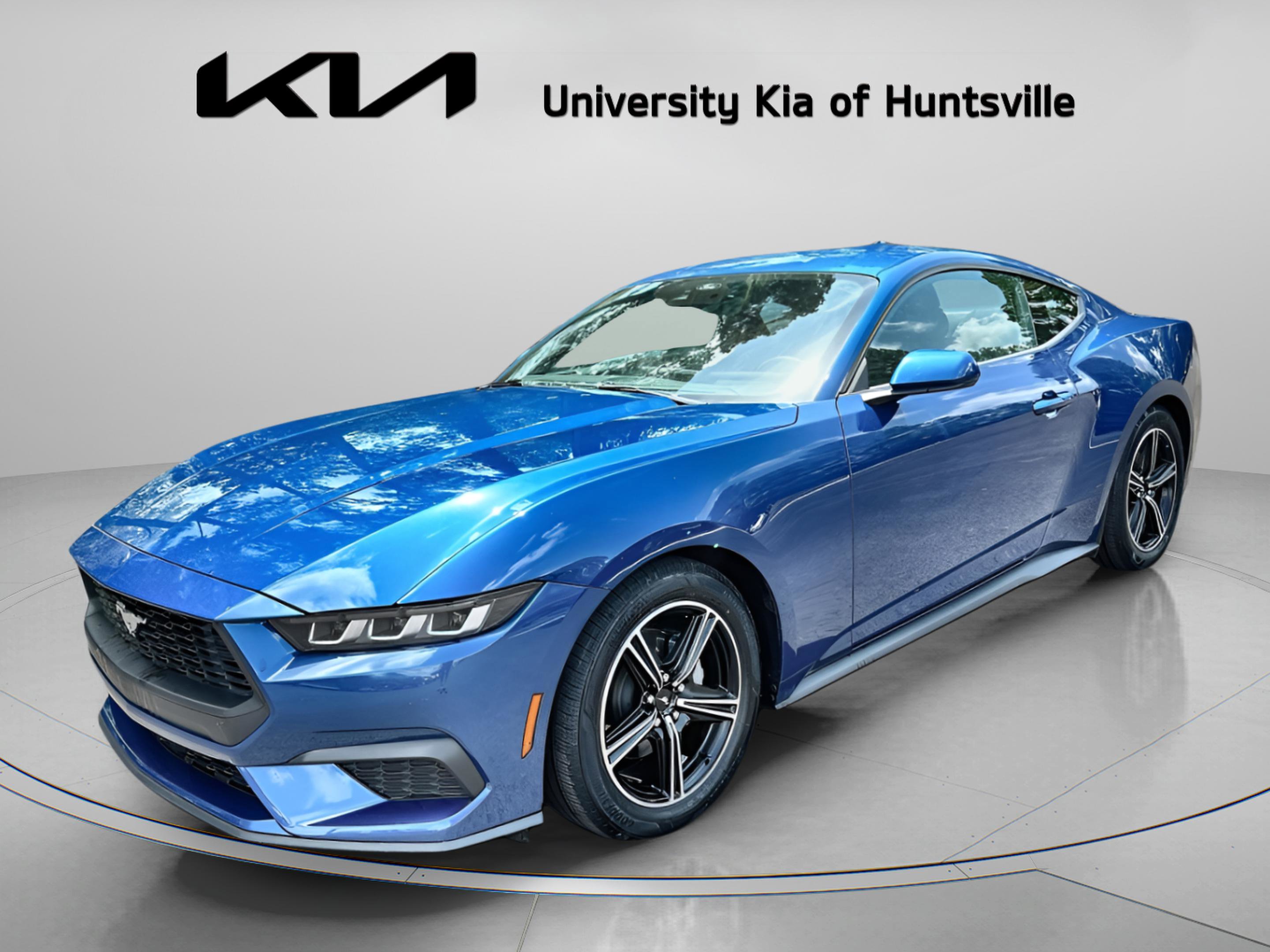 Used 2024 Ford Mustang Coupe RWD image 4