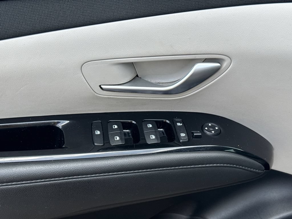 Used 2022 Hyundai Tucson SEL w/ Convenience + Premium Package FWD image 12