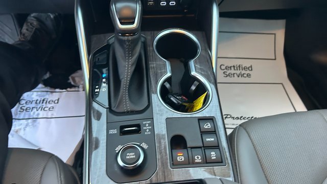 Used 2023 Toyota Highlander Limited image 32
