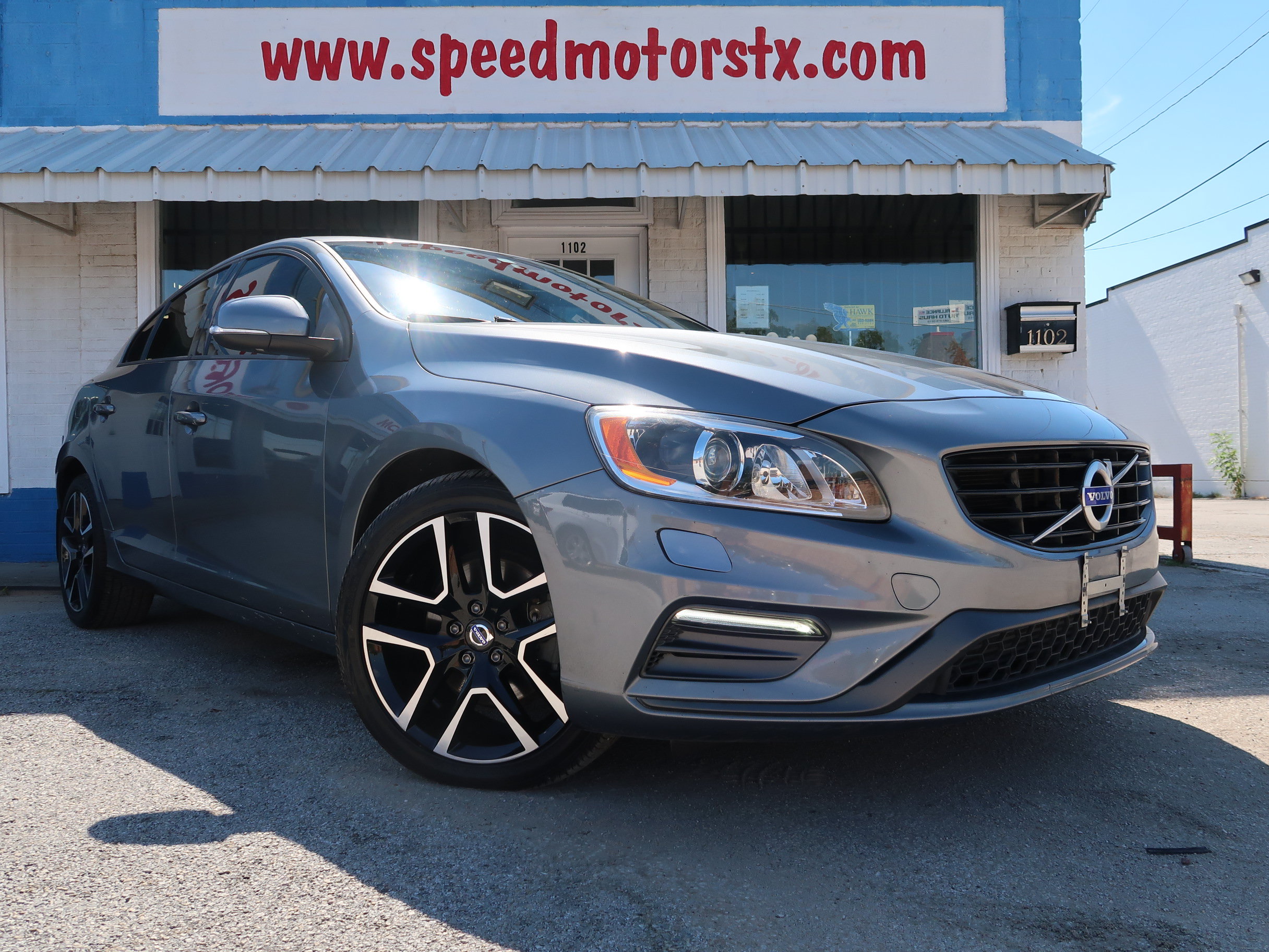 Used 2017 Volvo S60 T5 Dynamic FWD image 2
