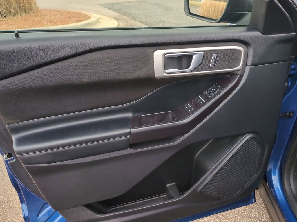 Used 2020 Ford Explorer XLT image 14