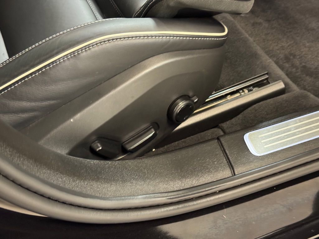 Used 2022 Volvo S90 B6 R-Design w/ Advanced Package image 28