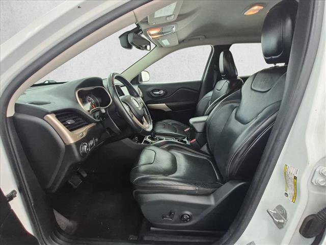 Used 2017 Jeep Cherokee Limited w/ Luxury Group FWD image 16