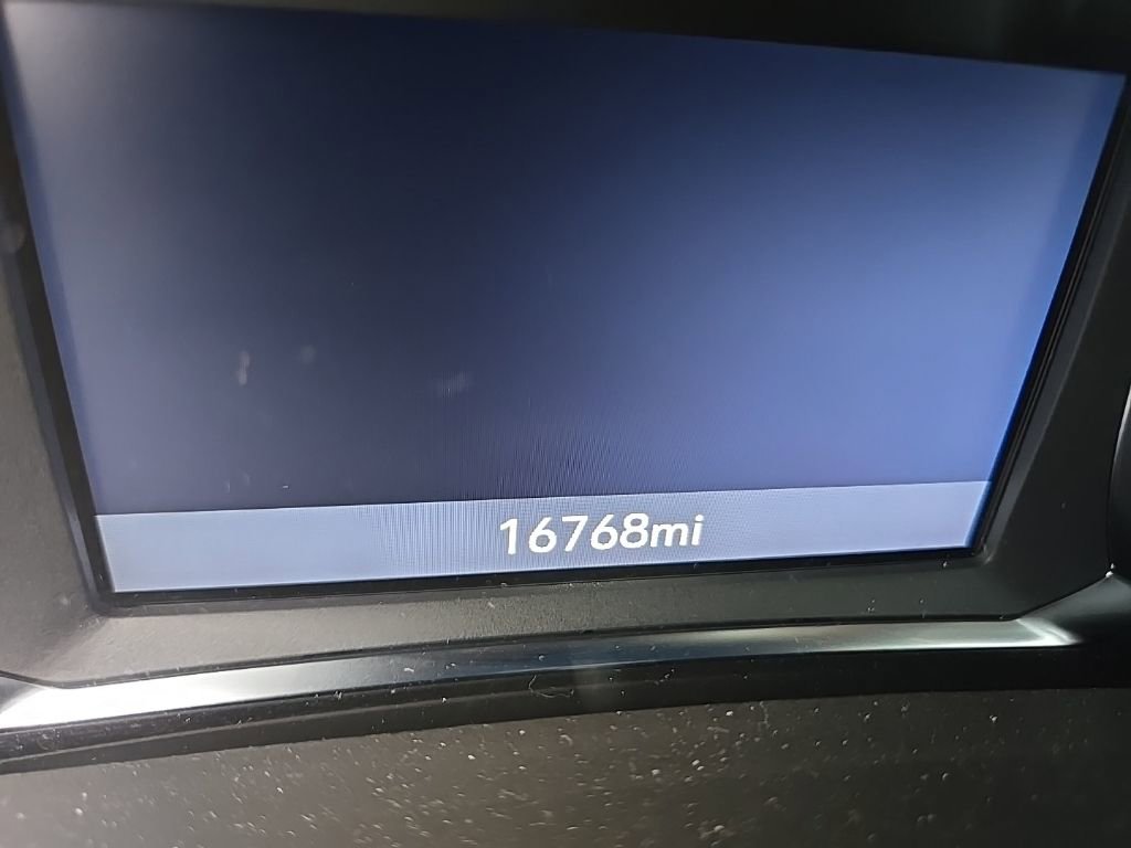 Used 2023 GMC Terrain SLT image 23