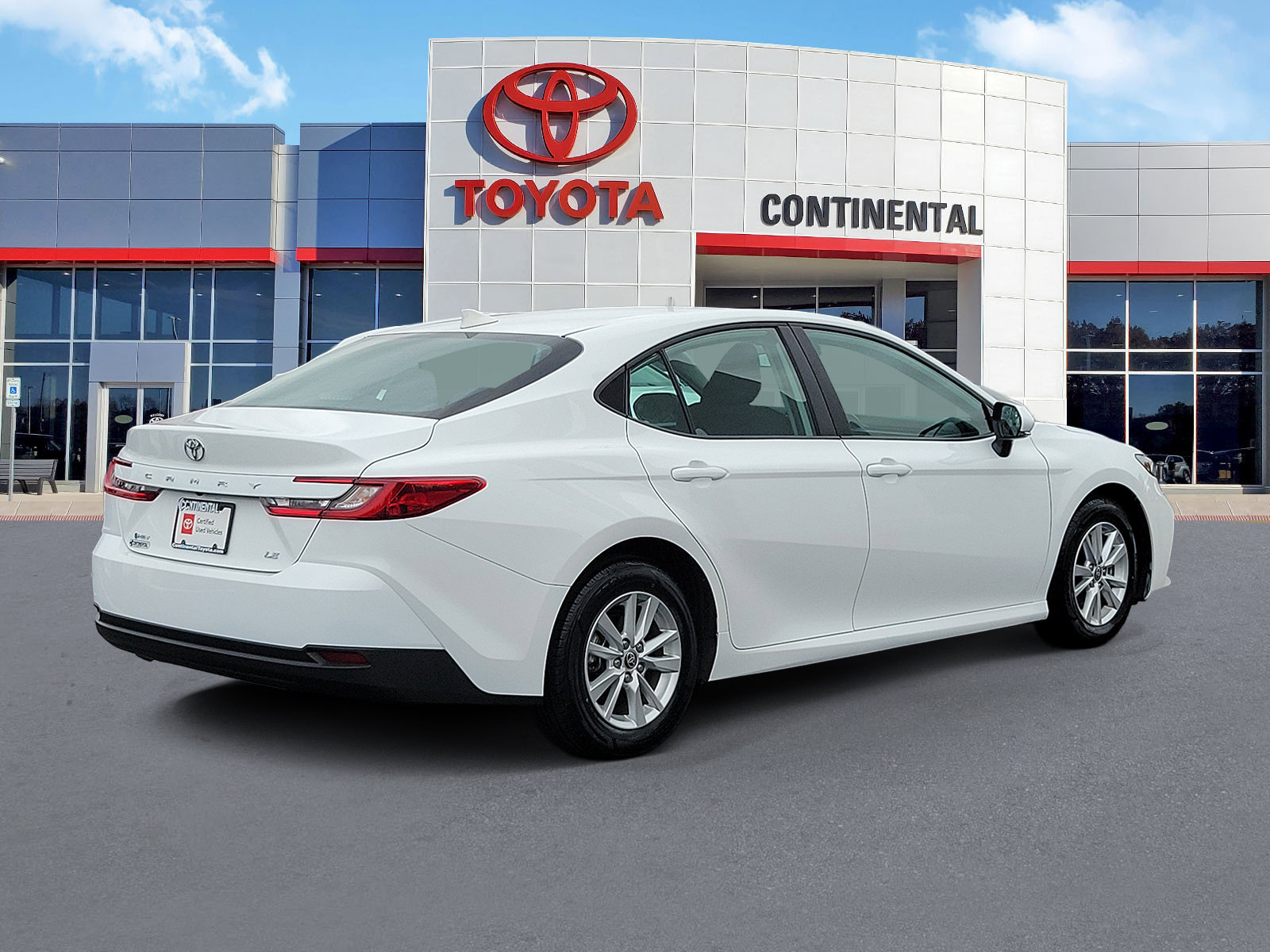 Certified 2025 Toyota Camry LE FWD image 5